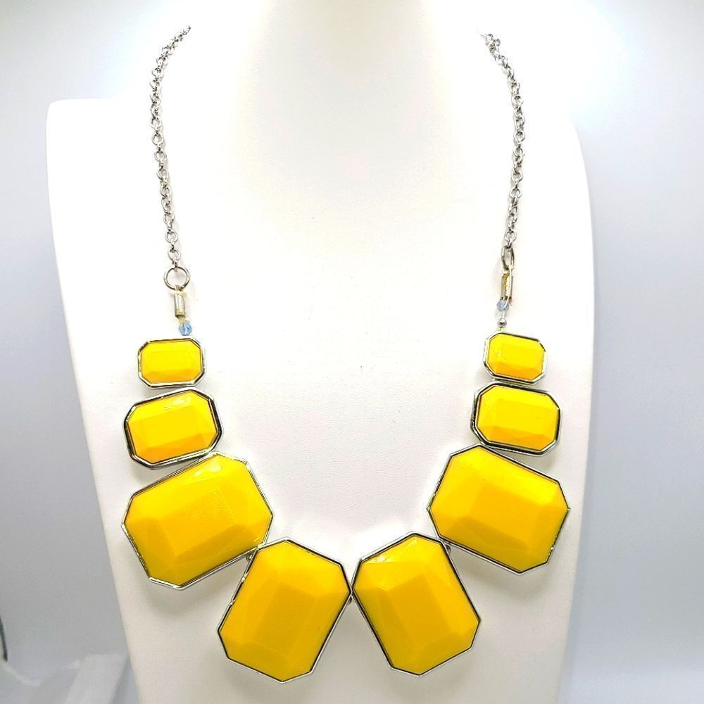 Yellow and silvertone statement necklace